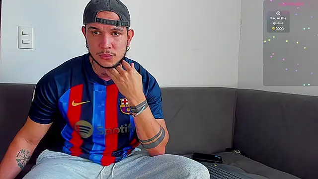 Snapshot of austinoficial chatting on October 2025 08:29:01 PM austinoficial online show from October 2025 08:29:01 PM