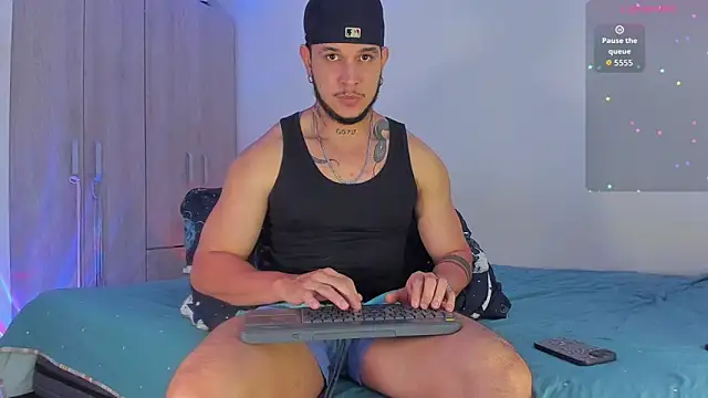 Snapshot of austinoficial chatting on November 2025 08:07:02 PM austinoficial online show from November 2025 08:07:02 PM