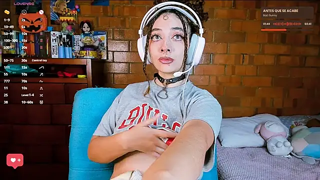 Annycolin  online show from October 2025 11:18:01 PM