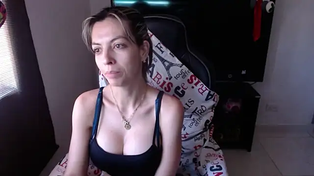 Princezzlove3 online show from January 2025 06:27:02 PM