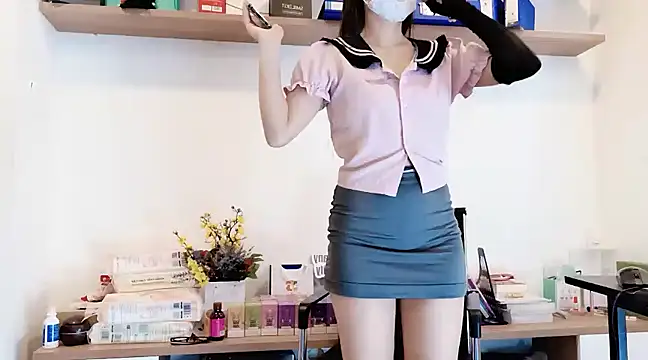 Snapshot of Lush-Office chatting on January 2025 07:58:01 AM Lush-Office online show from January 2025 07:58:01 AM