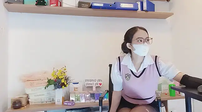 Snapshot of Lush-Office chatting on February 2025 08:06:01 AM Lush-Office online show from February 2025 08:06:01 AM