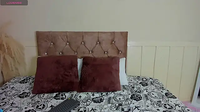 Natashawool1 online show from January 2025 02:25:02 PM