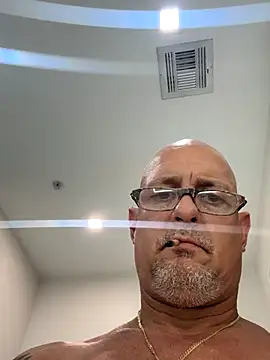 carlospingalinda online show from September 2025 09:25:01 PM