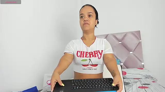 AnieRey online show from December 2025 12:45:01 PM