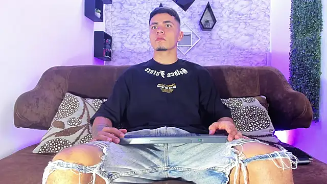 Thomass conor online show from October 2025 07:15:02 PM