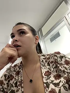 Aitana Hilton  online show from September 2025 03:23:02 PM