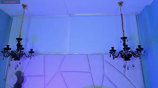 Aitana Hilton  online show from October 2025 11:53:02 AM