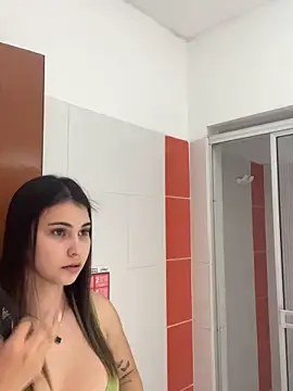 Aitana Hilton  online show from November 2025 11:18:02 AM