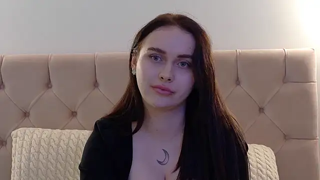 Lilliana Moon online show from January 2025 04:49:02 PM