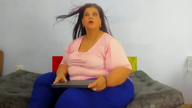 Charlotte curvy  online show from February 2025 07:47:02 PM