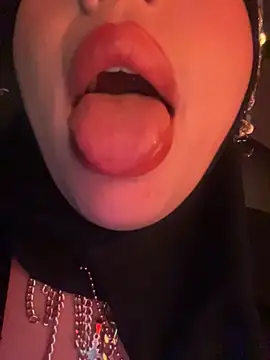 Snapshot of zahra_Jalid chatting on May 2026 12:40:02 AM zahra Jalid online show from May 2026 12:40:02 AM