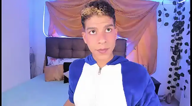 Ethan Boyy online show from February 2025 10:28:01 PM