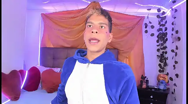 Ethan Boyy online show from March 2025 10:17:02 PM