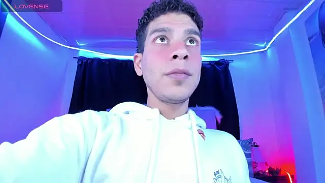 Ethan Boyy online show from April 2026 06:01:02 PM