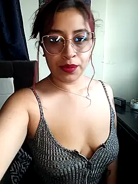 Snapshot of AnonymousGirl chatting on January 2025 03:10:02 PM AnonymousGirl online show from January 2025 03:10:02 PM