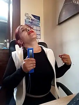 Snapshot of AnonymousGirl chatting on March 2025 08:52:01 PM AnonymousGirl online show from March 2025 08:52:01 PM