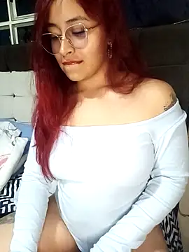 Snapshot of AnonymousGirl chatting on March 2025 03:04:01 AM AnonymousGirl online show from March 2025 03:04:01 AM