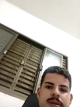 Frdrereeee online show from November 2025 10:37:02 AM