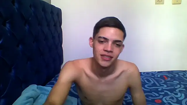 Latinos 2001 online show from May 2026 06:38:01 PM