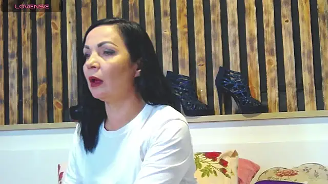 Tory Lovi online show from November 2025 11:11:01 AM