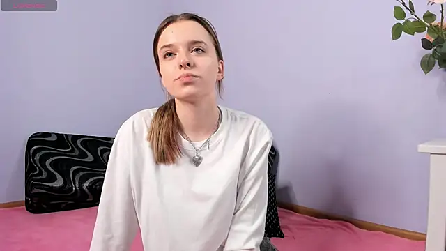 Snapshot of MonaClive chatting on January 2025 02:48:01 PM MonaClive online show from January 2025 02:48:01 PM