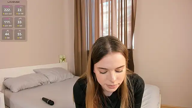 Snapshot of MonaClive chatting on February 2025 10:29:02 AM MonaClive online show from February 2025 10:29:02 AM