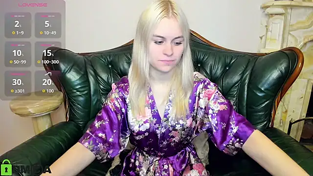 HillEva online show from October 2025 07:45:01 PM