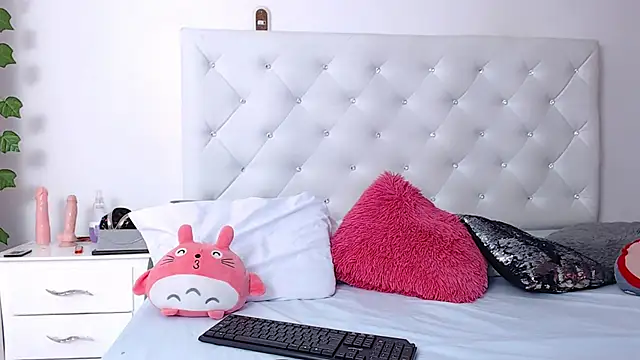 littleslut1 online show from March 2025 10:50:01 PM