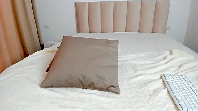 Saradiamond1 online show from January 2025 12:22:02 PM