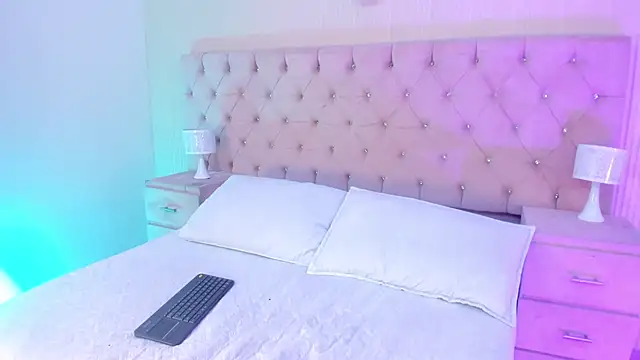 MattThompsonn online show from September 2025 09:15:02 PM