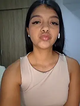 IslaBlaze online show from April 2026 06:45:02 PM