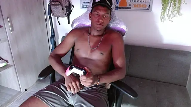 Snapshot of Master_foot_ chatting on June 2026 05:52:02 AM Master foot online show from June 2026 05:52:02 AM