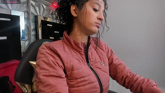 Shelley-Hack online show from February 2025 01:17:02 PM