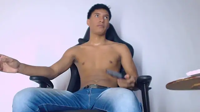 matteo rivas online show from February 2026 06:37:02 PM