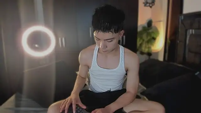 alanblack1 online show from March 2026 09:38:02 PM