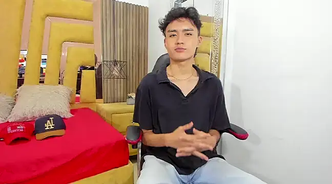 AiddenScott online show from January 2025 07:38:02 AM