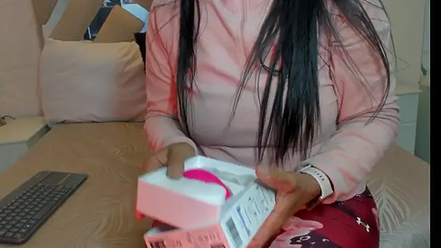 raquell moore online show from February 2025 08:42:01 PM