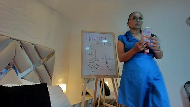 raquell moore online show from March 2025 06:47:02 PM