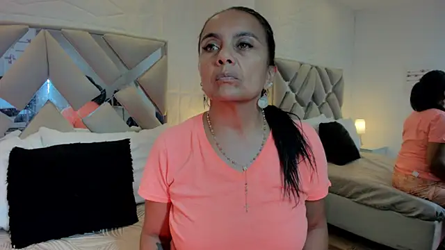 raquell moore online show from March 2025 05:06:02 PM