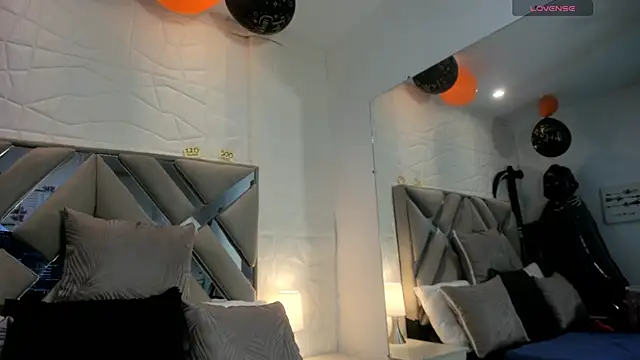 raquell moore online show from October 2025 01:07:02 PM