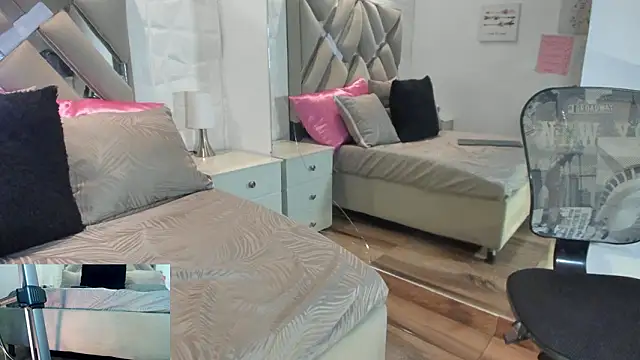 raquell moore online show from February 2026 05:16:01 PM