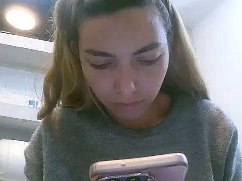 VittoriaTaylor online show from February 2026 12:44:02 PM