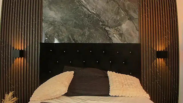 vanilla hot online show from February 2025 01:11:02 PM