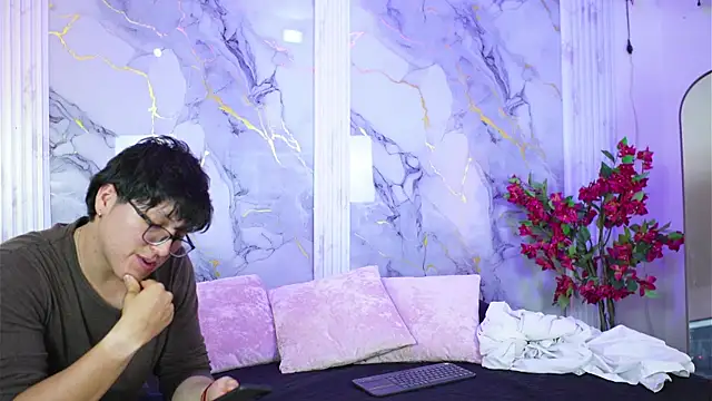 vanilla hot online show from September 2025 07:58:02 PM