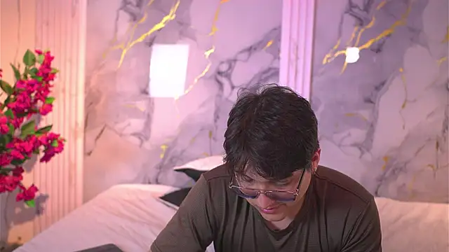 vanilla hot online show from November 2025 07:38:01 PM