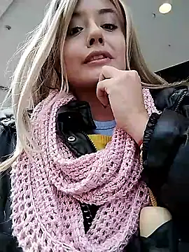 Snapshot of monicavictoria1301 chatting on May 2026 01:08:02 PM monicavictoria1301 online show from May 2026 01:08:02 PM