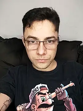 Snapshot of Dyllan__ chatting on October 2025 03:26:02 AM Dyllan online show from October 2025 03:26:02 AM