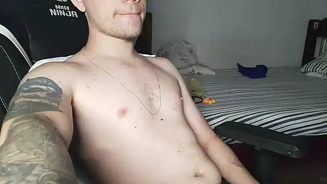 Snapshot of Dyllan__ chatting on October 2025 10:00:02 PM Dyllan online show from October 2025 10:00:02 PM