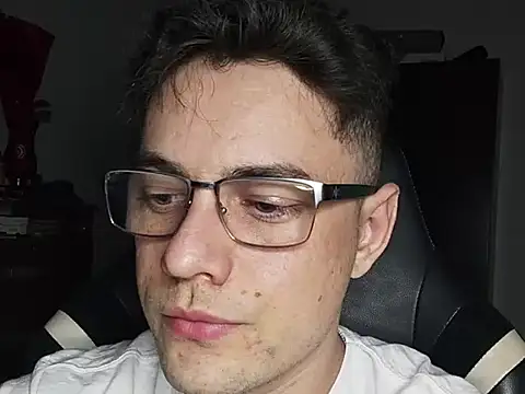 Snapshot of Dyllan__ chatting on October 2025 02:56:02 AM Dyllan online show from October 2025 02:56:02 AM